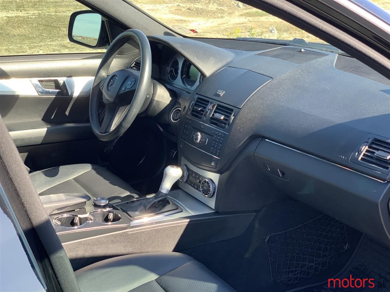 2008' Mercedes-Benz C 300 photo #2