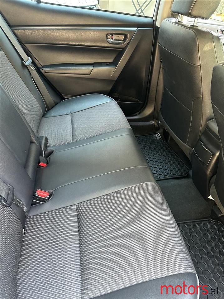 2015' Toyota Corolla photo #3