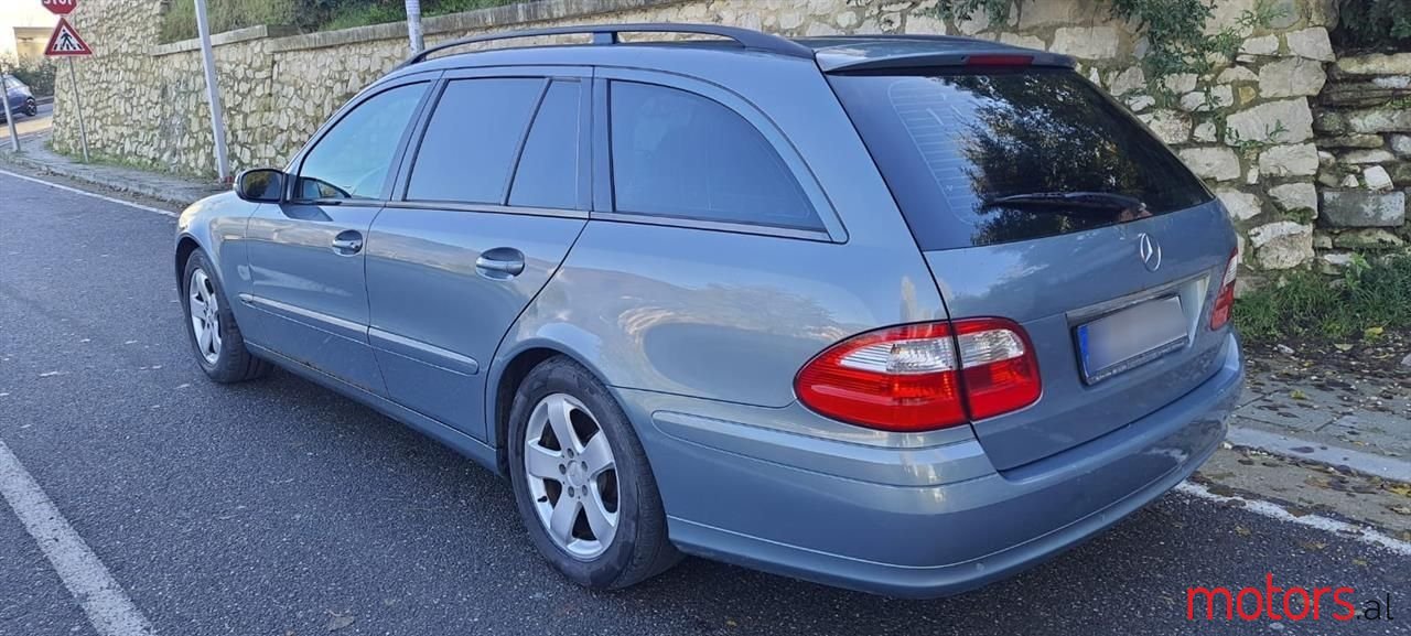 2005' Mercedes-Benz E 220 photo #4