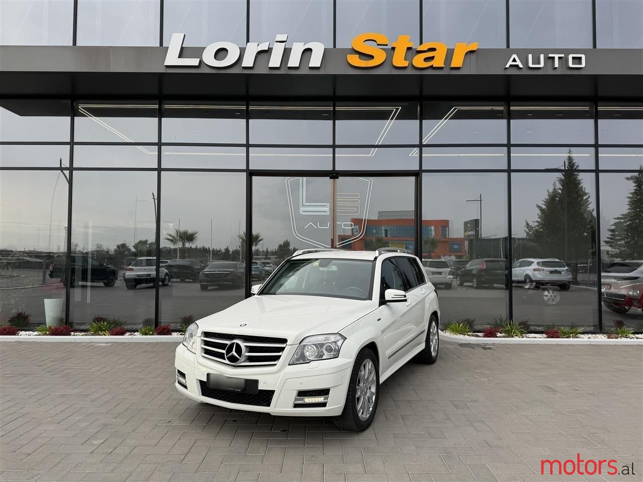 2011' Mercedes-Benz GLK 250 photo #1