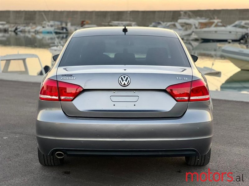 2012' Volkswagen Passat photo #5