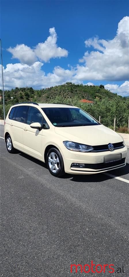 2017' Volkswagen Touran photo #3
