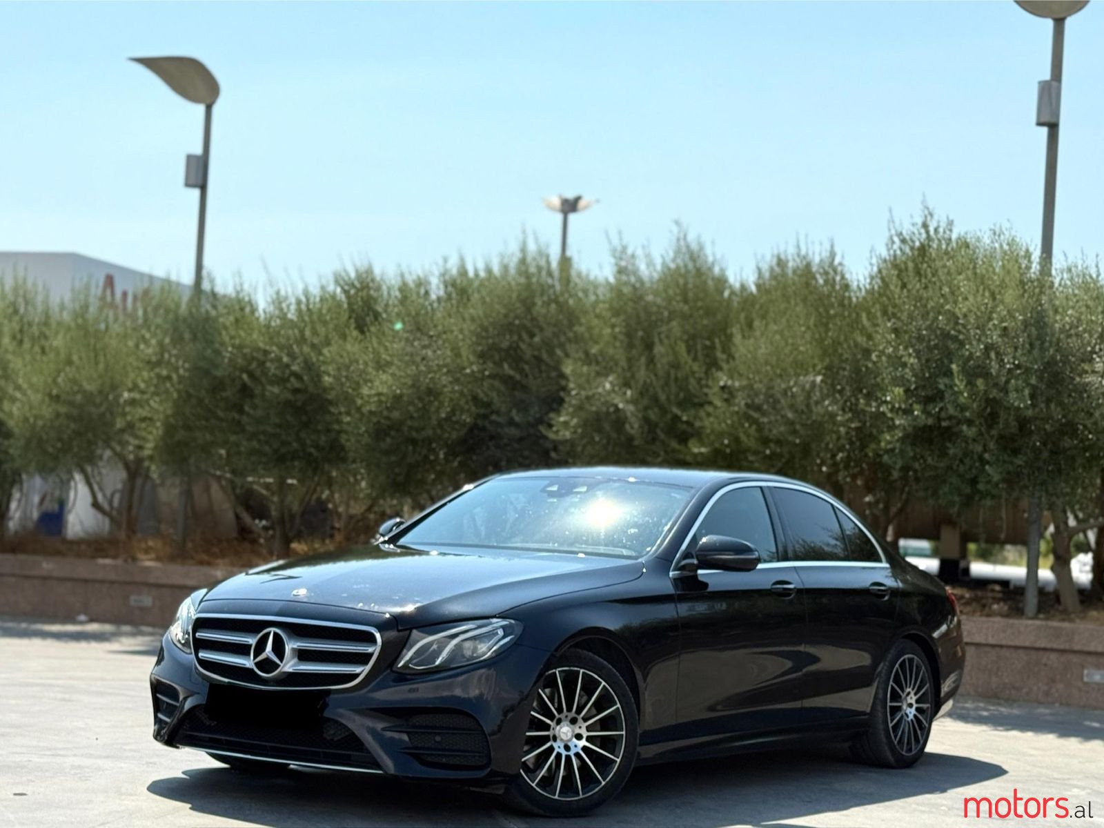 2017' Mercedes-Benz E 220 photo #1