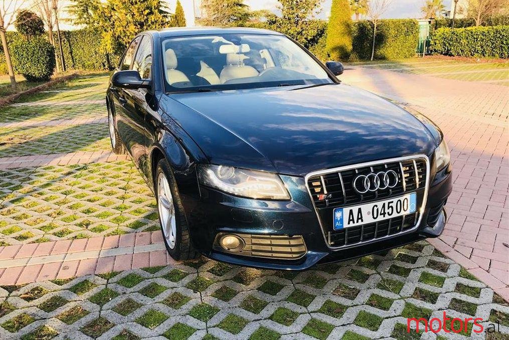 2011' Audi A4 photo #2