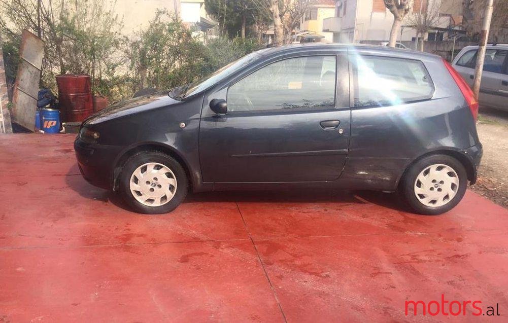 2002' Fiat Punto photo #1