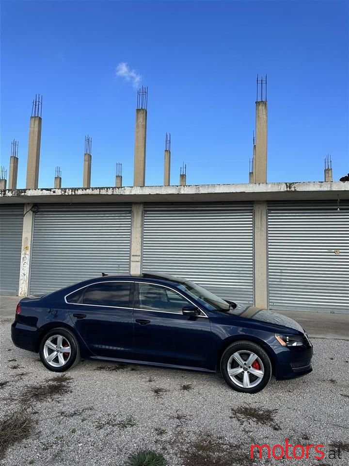 2013' Volkswagen Passat photo #4