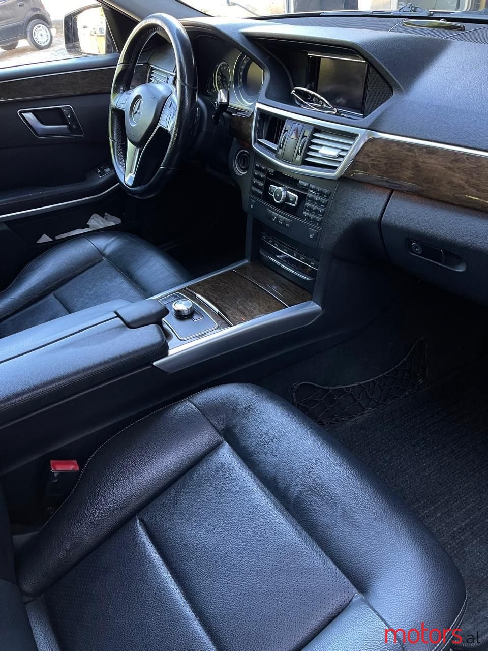 2013' Mercedes-Benz E 220 photo #2