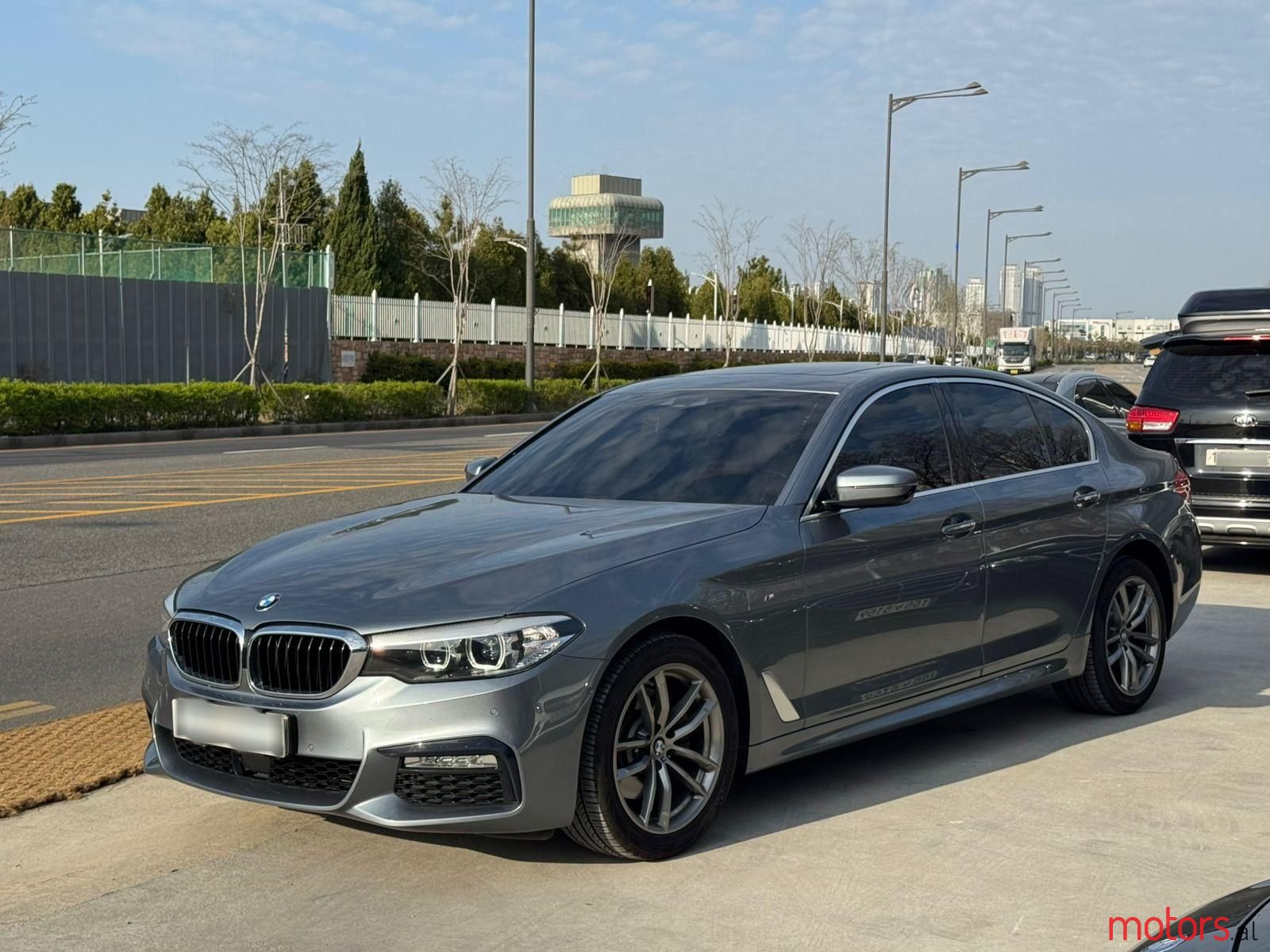2017' BMW 520 photo #1