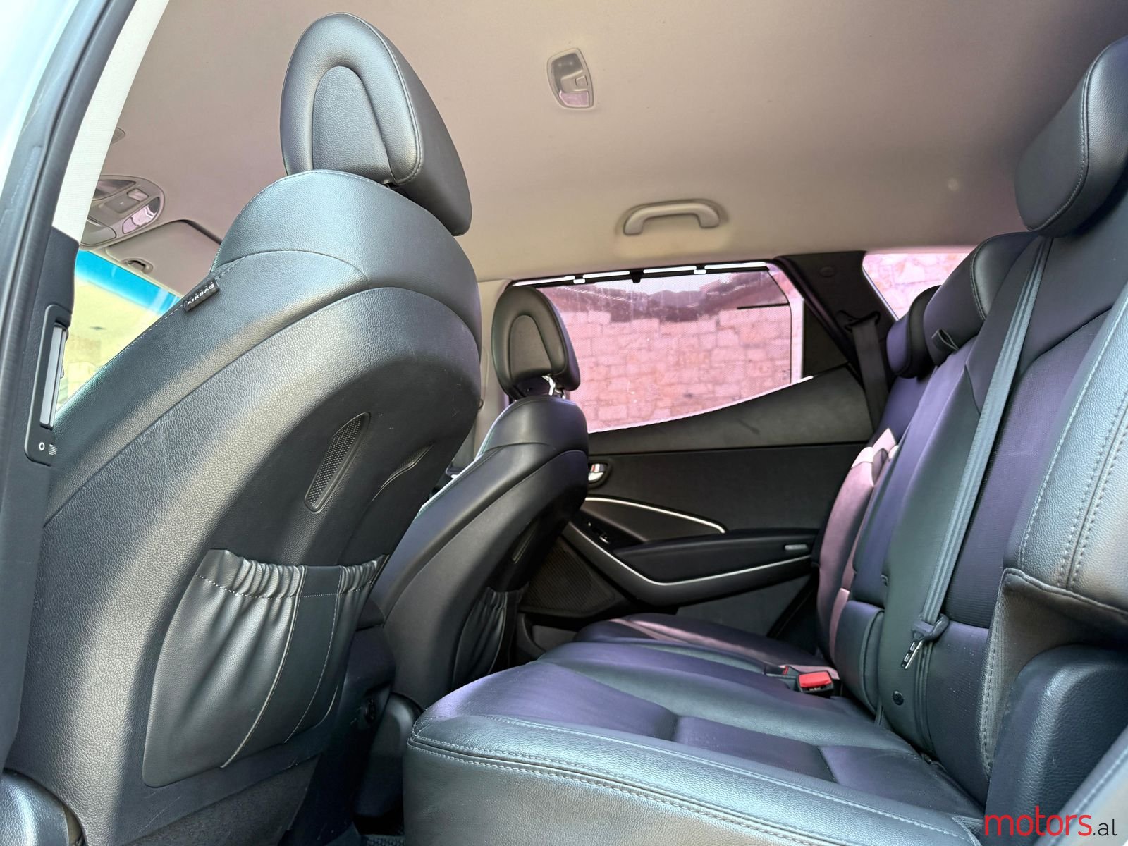 2015' Hyundai Santa Fe photo #2