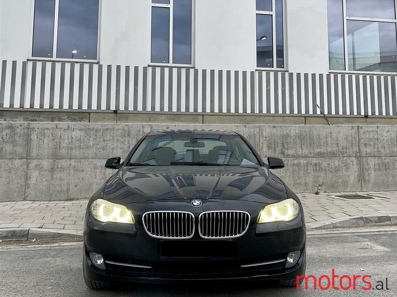 2012' BMW 528 photo #6
