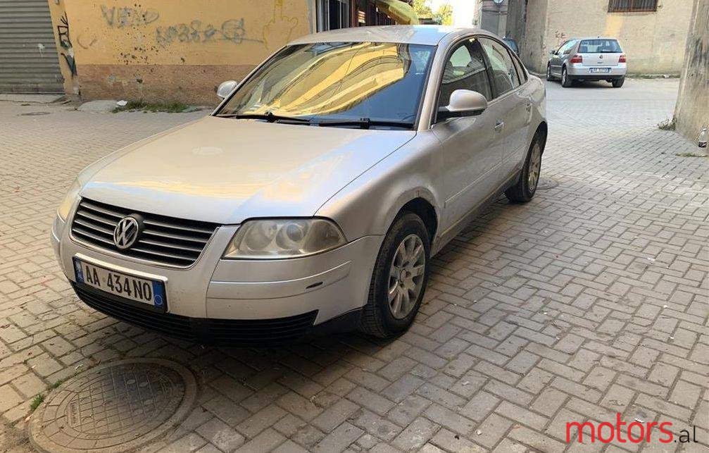 2005' Volkswagen Passat photo #1