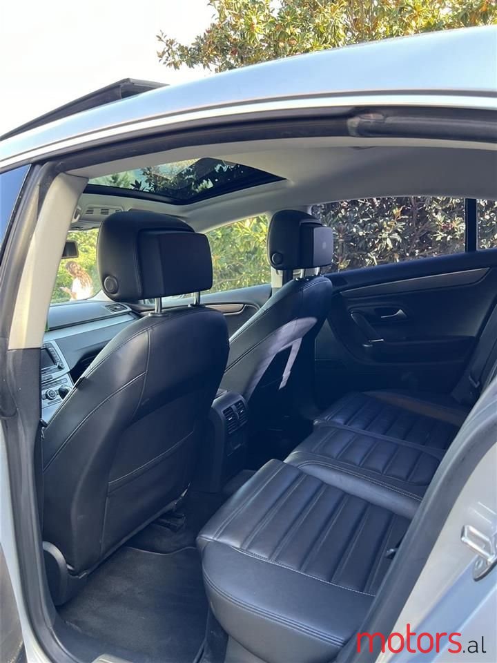 2015' Volkswagen Passat photo #3