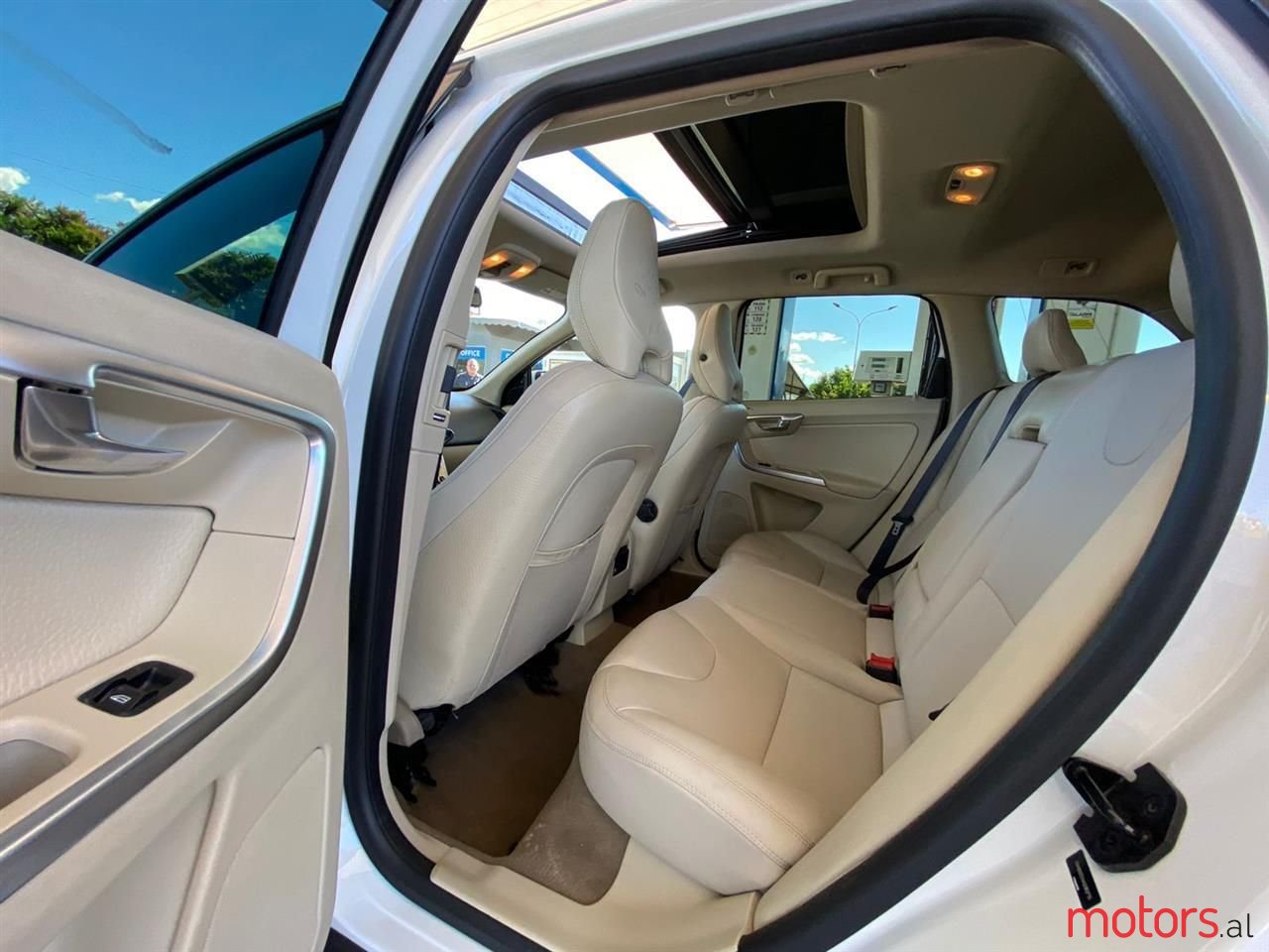 2010' Volvo Xc 60 photo #3