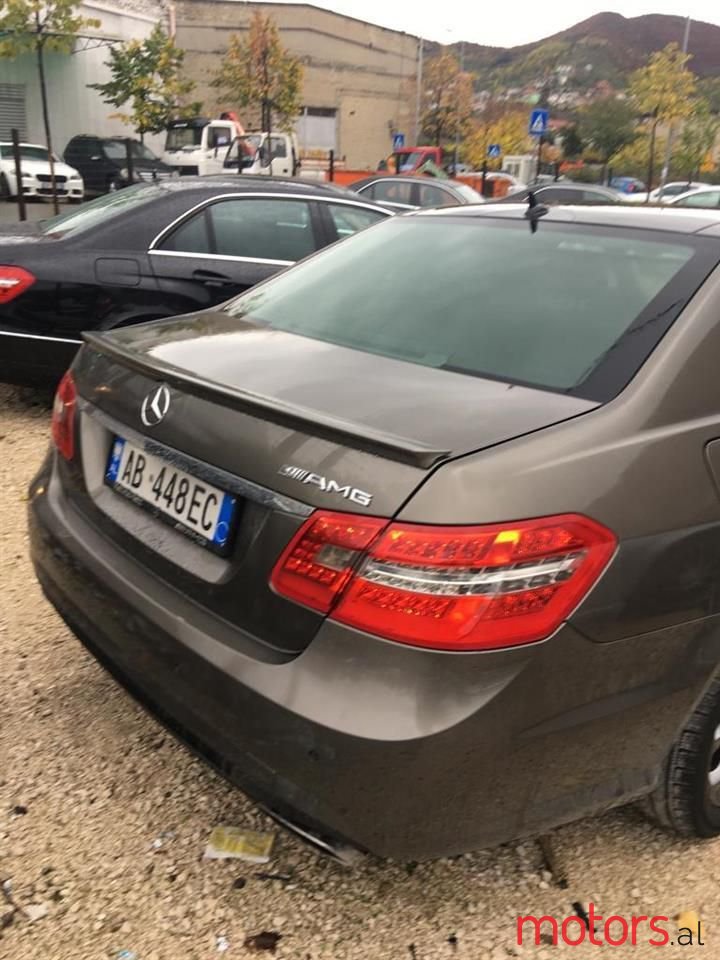 2011' Mercedes-Benz 350 photo #3