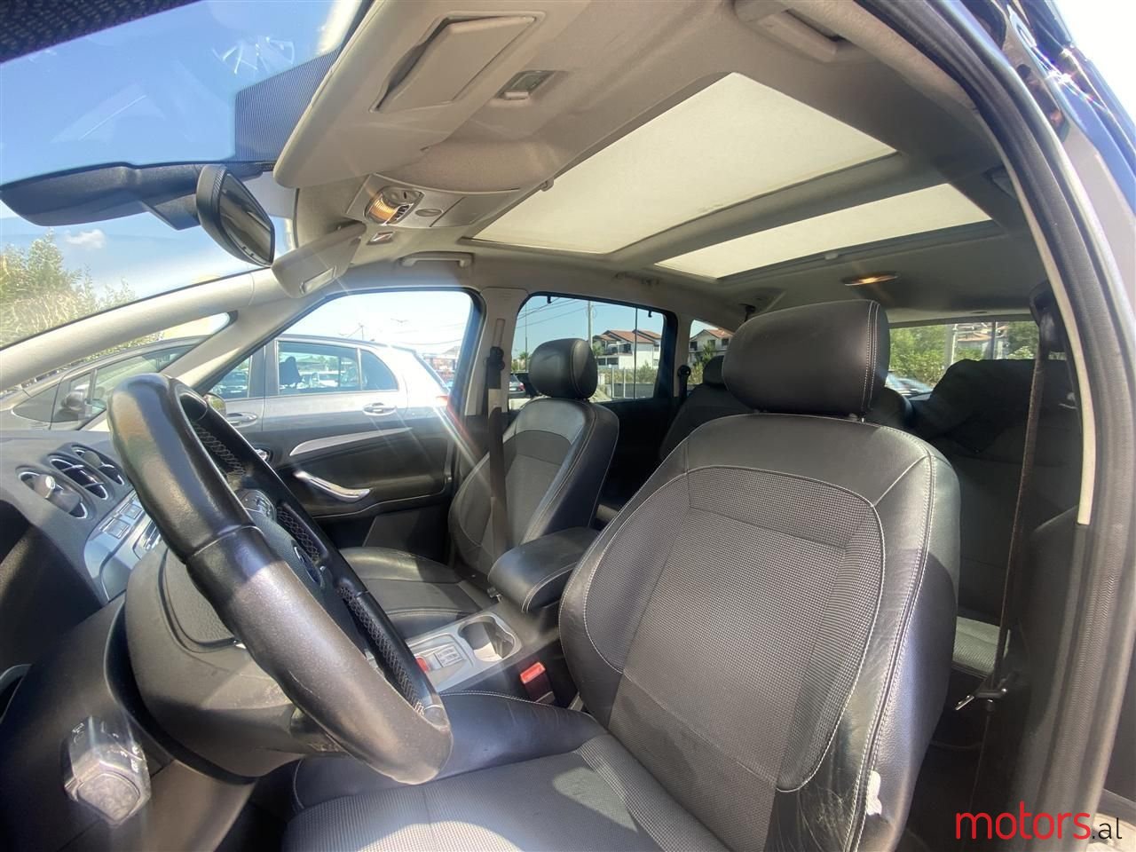 2008' Ford S-Max photo #3