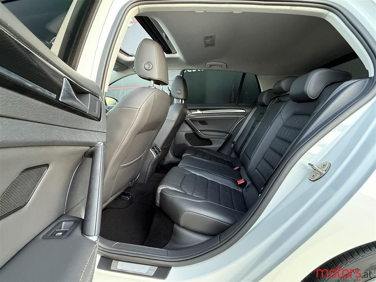 2014' Volkswagen Golf photo #3