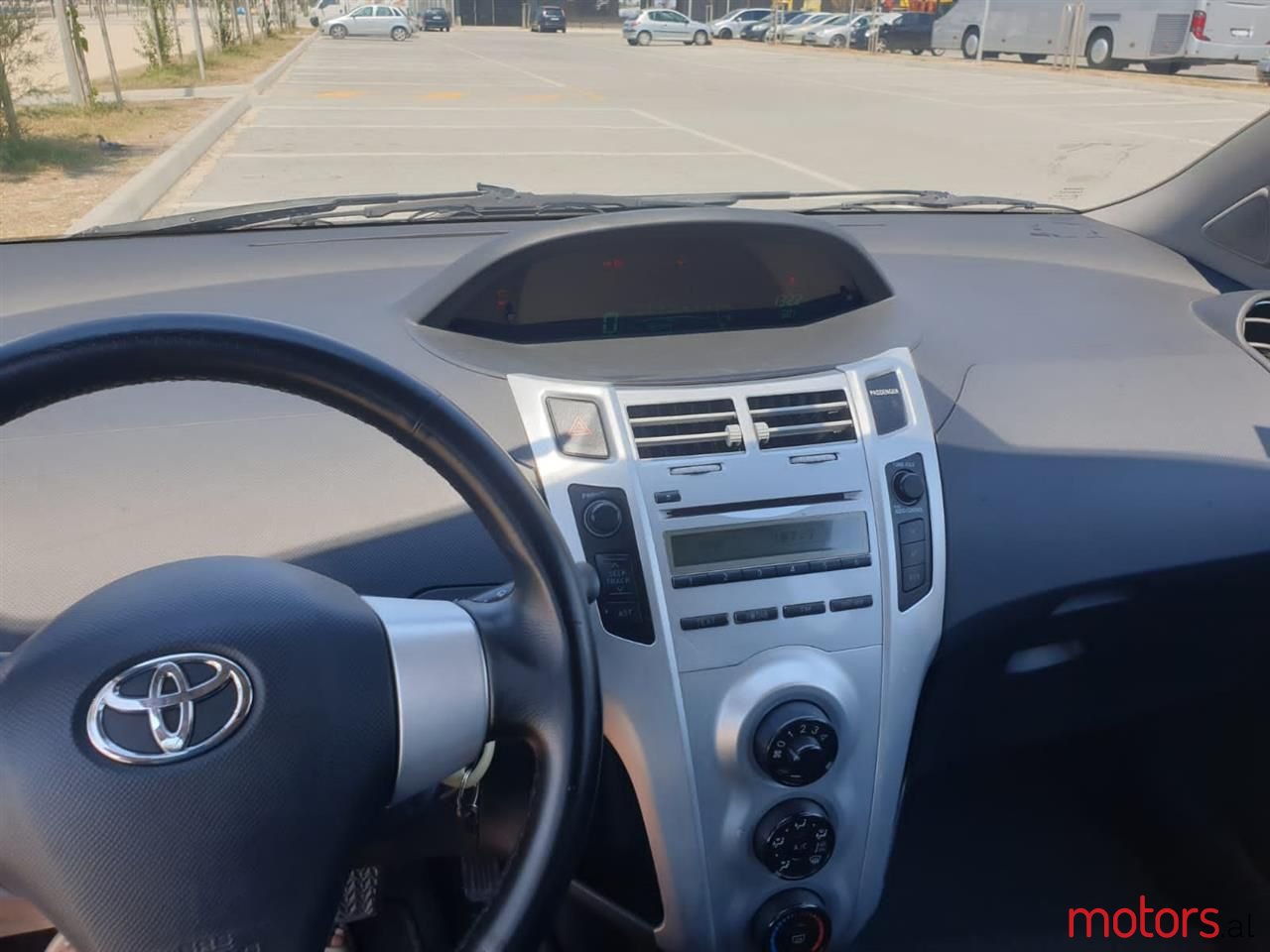 2009' Toyota Yaris photo #4