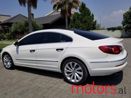 2010' Volkswagen Passat photo #6