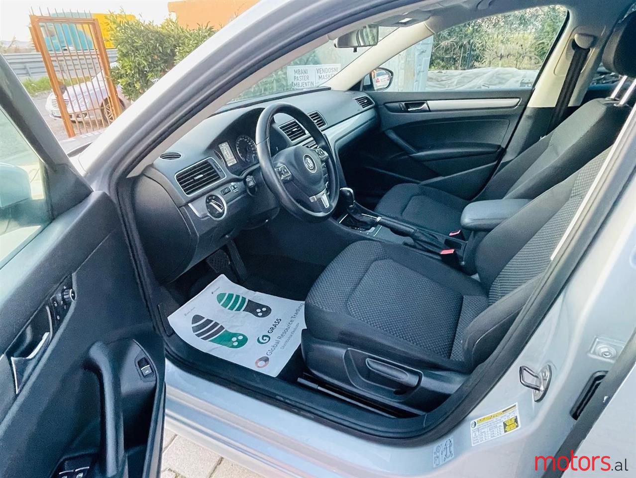 2012' Volkswagen Passat photo #6