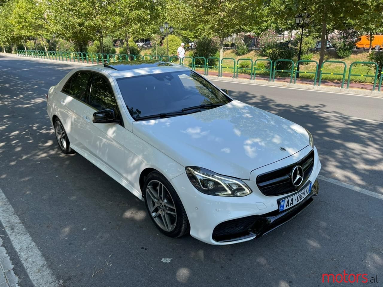 2014' Mercedes-Benz E 350 photo #5