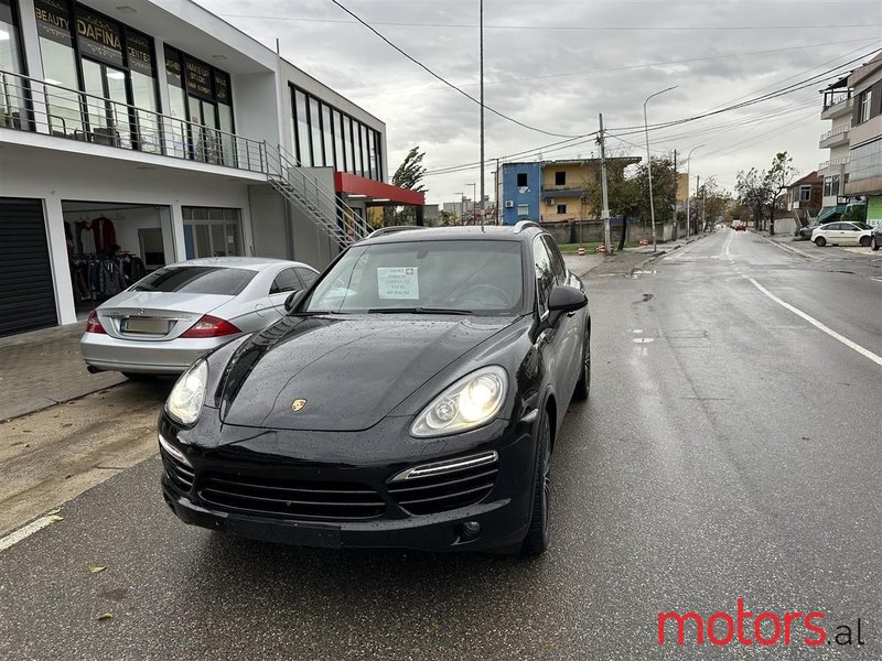 2011' Porsche Cayenne photo #3