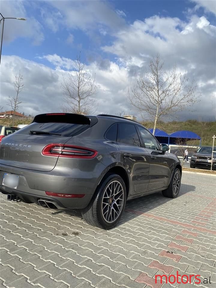 2016' Porsche Macan photo #2