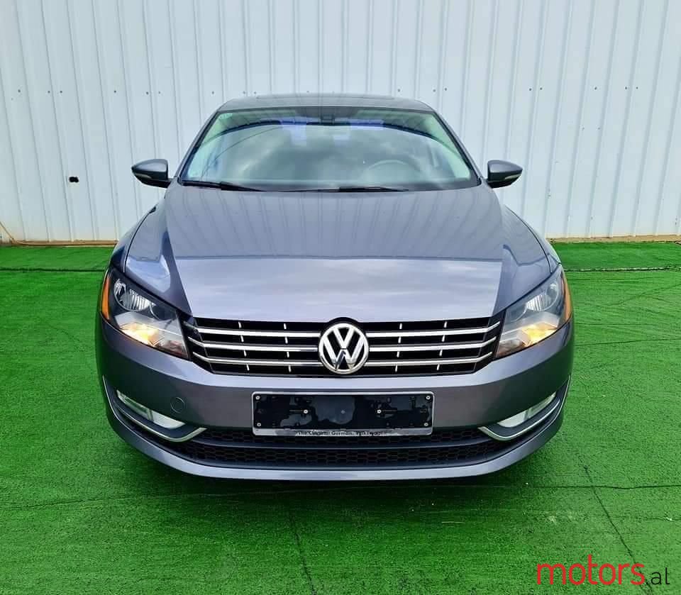 2012' Volkswagen Passat photo #2