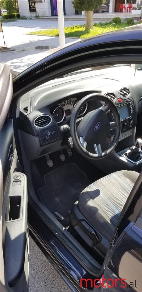 2009' Ford Focus photo #3