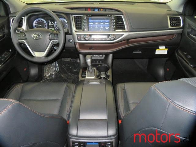 2018' Toyota Highlander photo #4