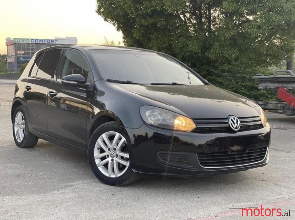 2011' Volkswagen Golf photo #1