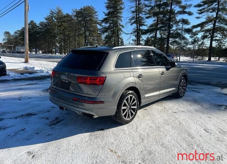 2017' Audi Q7 photo #2
