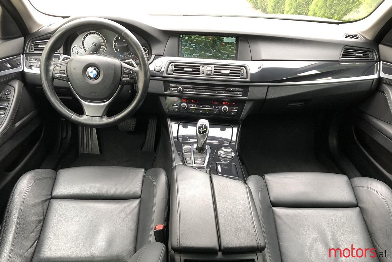 2013' BMW 520 photo #3