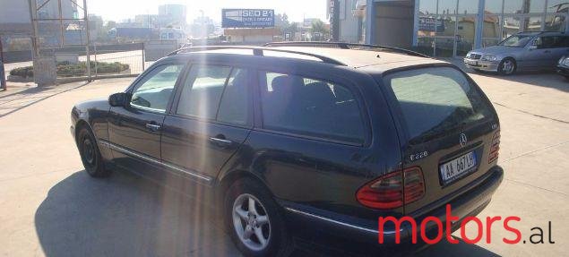 2003' Mercedes-Benz E-Class photo #1