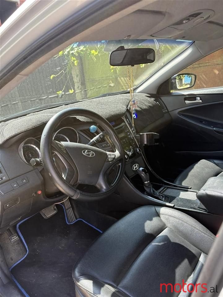 2012' Hyundai Sonata photo #5