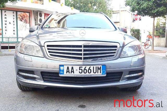 2011' Mercedes-Benz C-Class photo #3