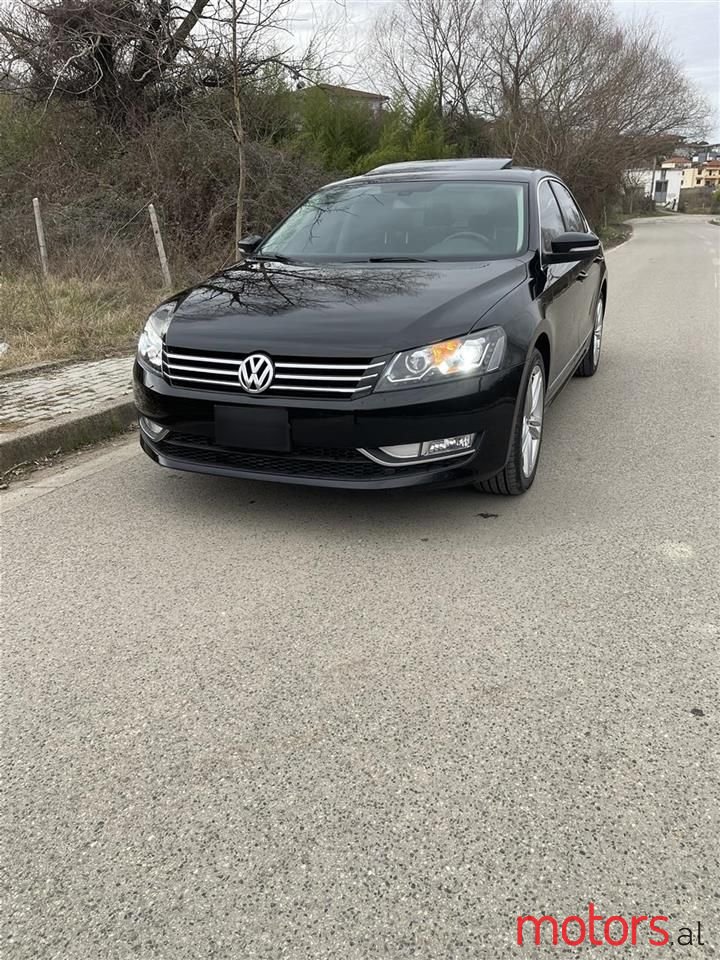 2013' Volkswagen Passat photo #3