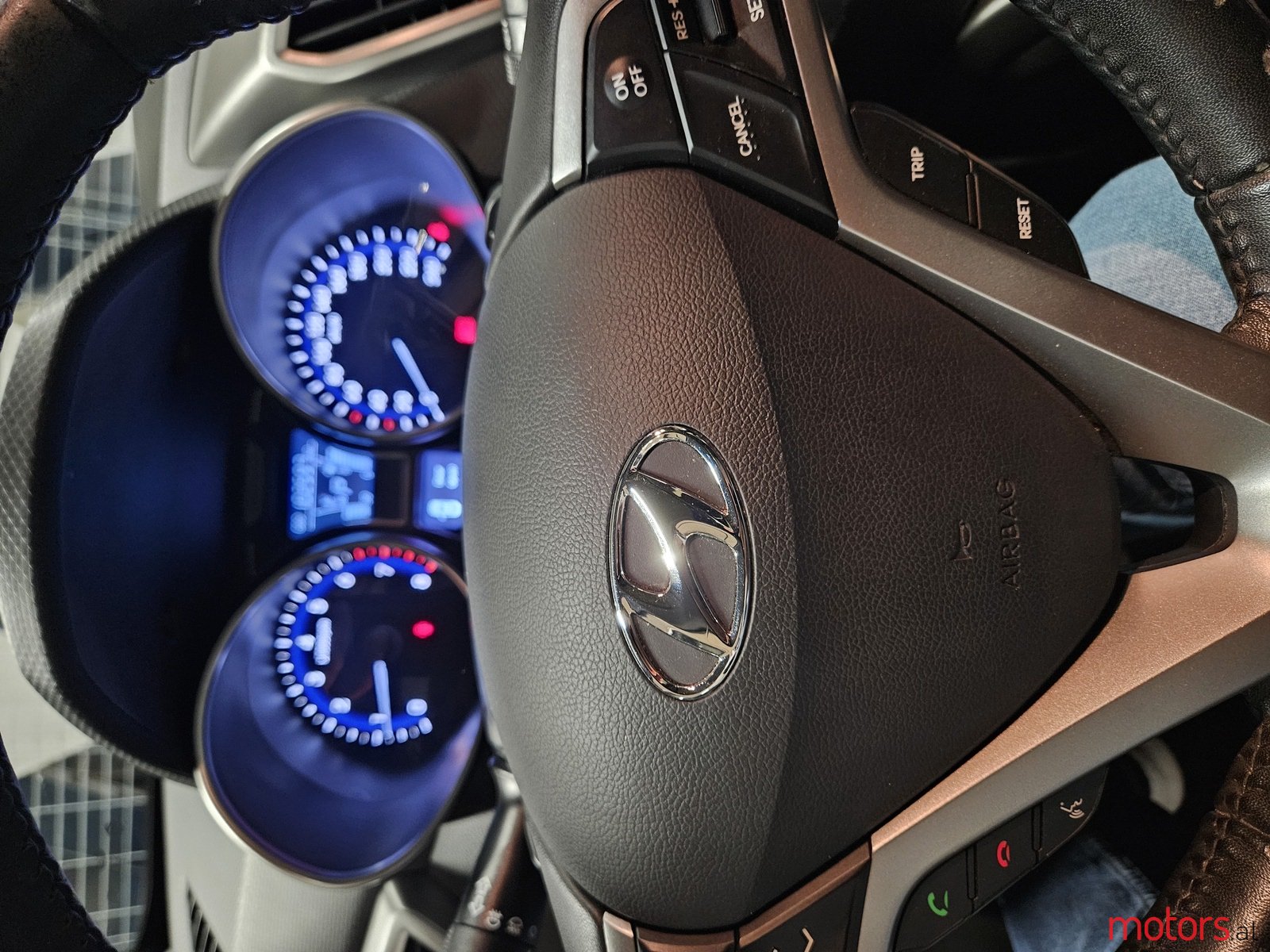 2012' Hyundai Veloster photo #1