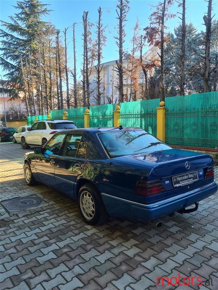 1991' Mercedes-Benz E 200 photo #6