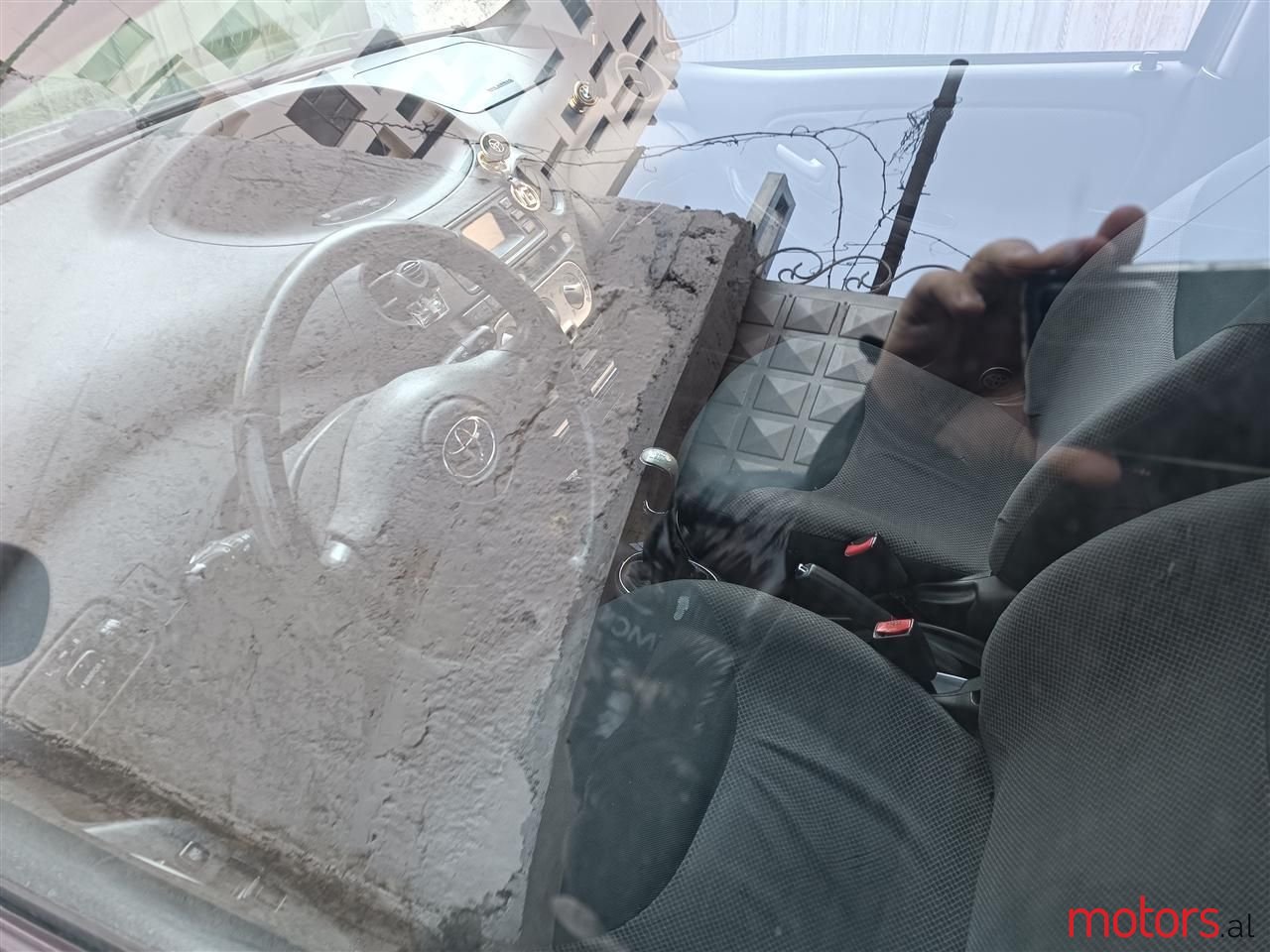 2004' Toyota Yaris photo #3