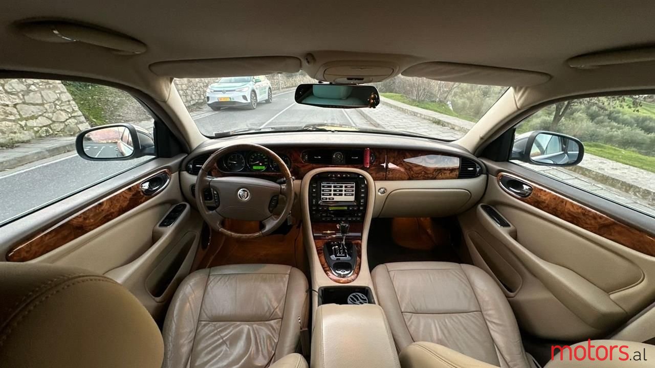 2007' Jaguar XJ photo #6