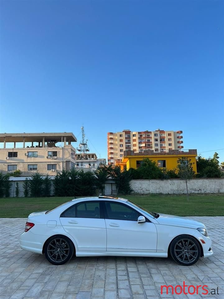 2010' Mercedes-Benz C 300 photo #5