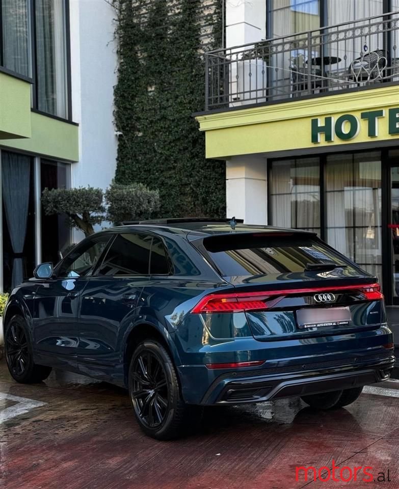 2019' Audi Q8 photo #5