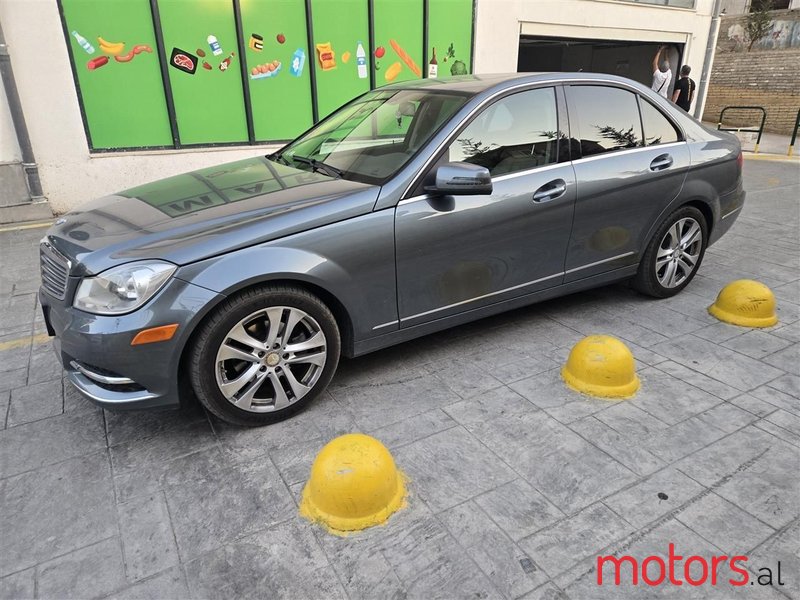 2012' Mercedes-Benz C 300 photo #3