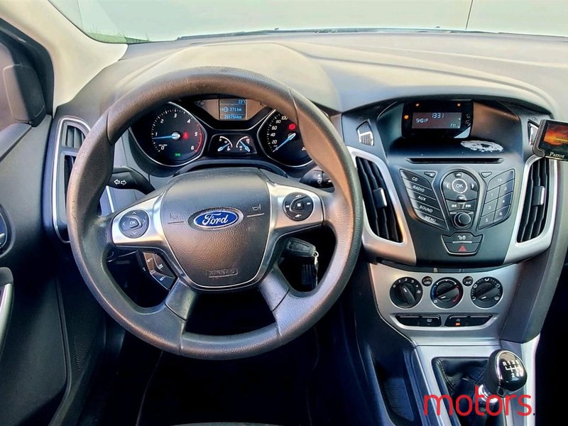 2012' Ford Focus photo #4