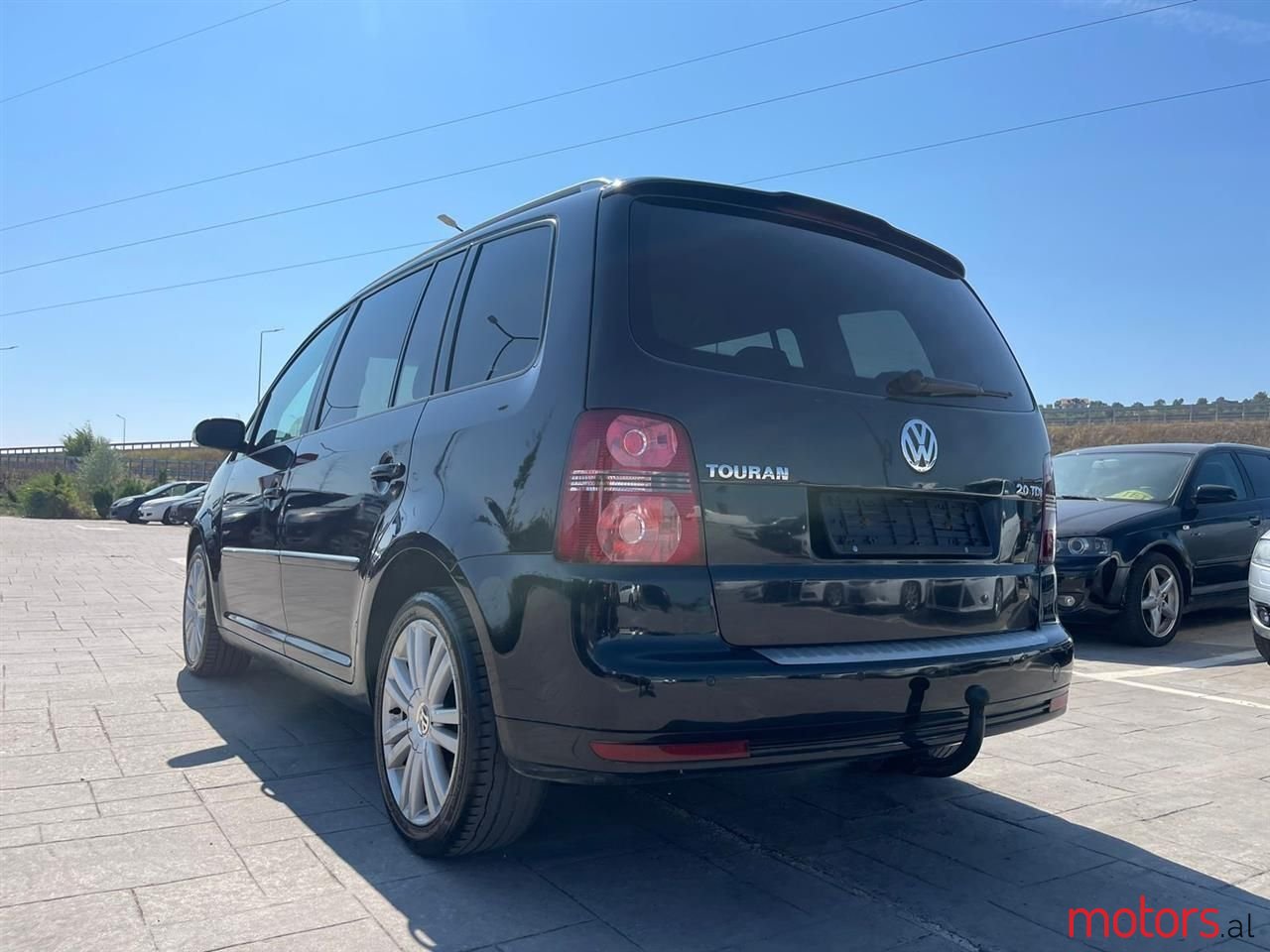 2007' Volkswagen Touran photo #5