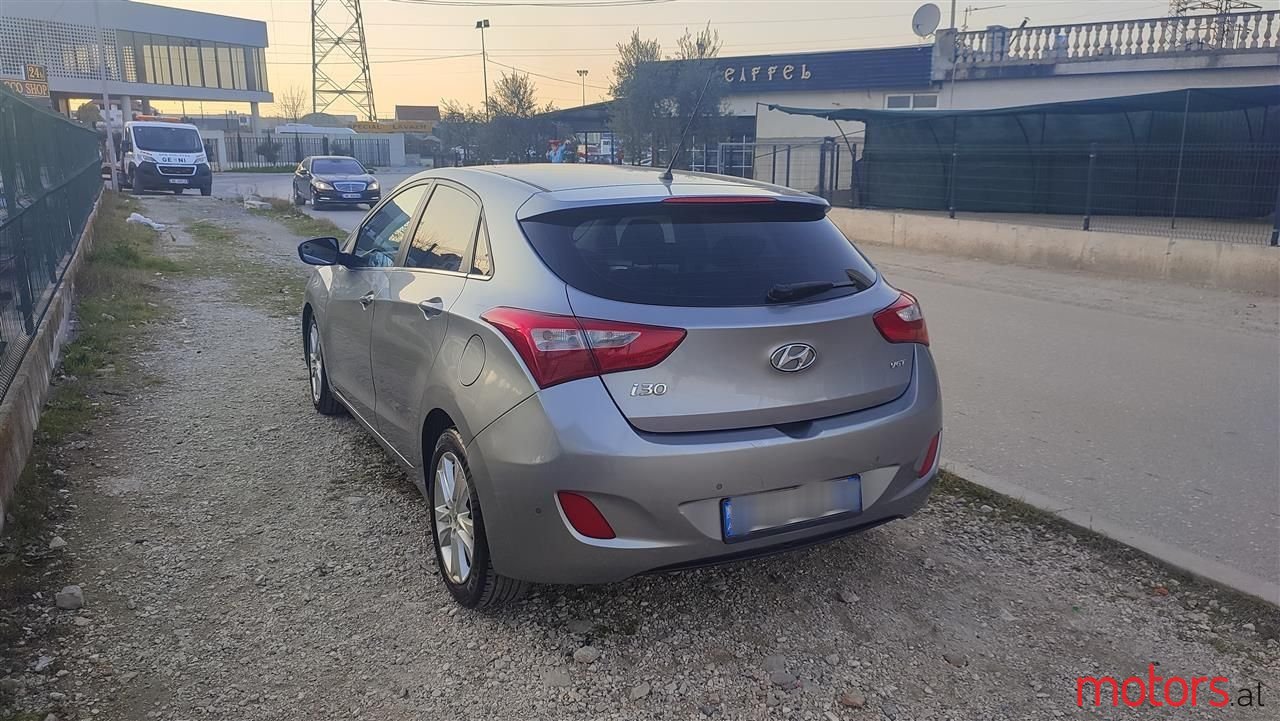 2012' Hyundai i30 photo #2