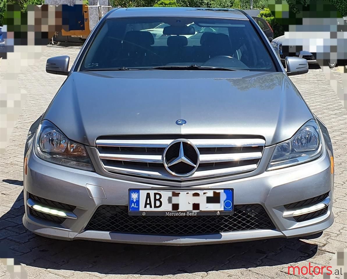 2012' Mercedes-Benz C 250 photo #2