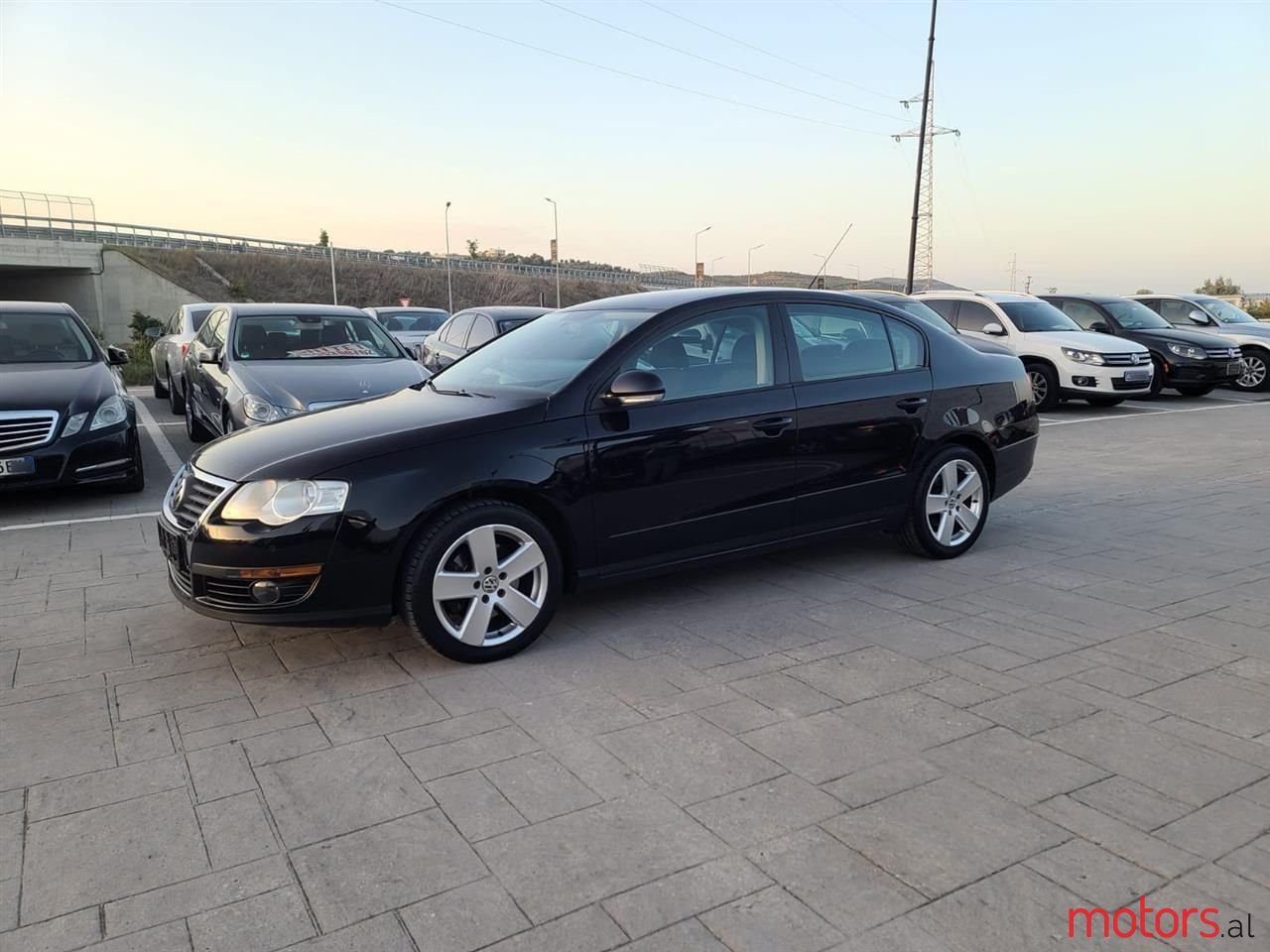2008' Volkswagen Passat photo #6