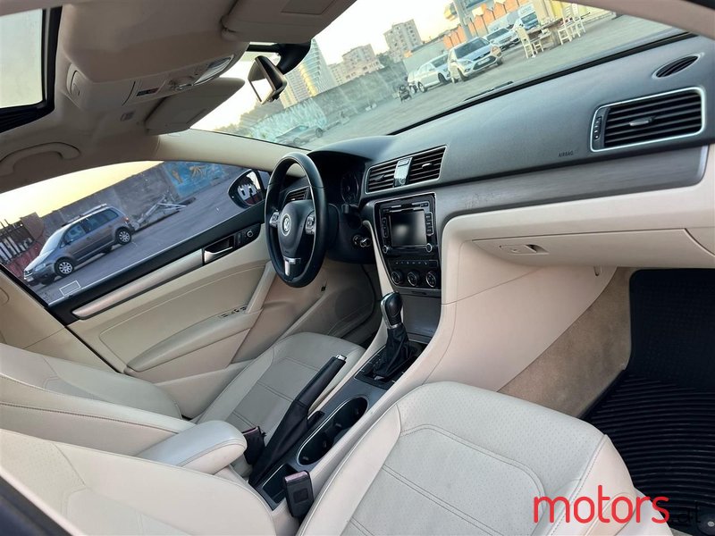 2014' Volkswagen Passat photo #6
