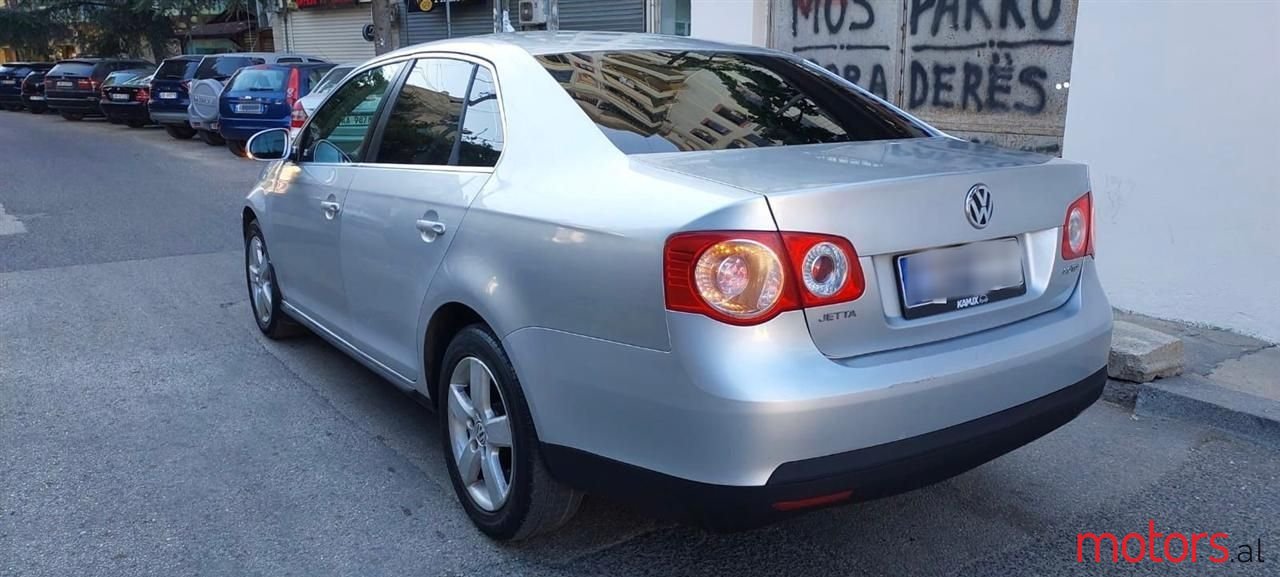 2007' Volkswagen Jetta photo #3